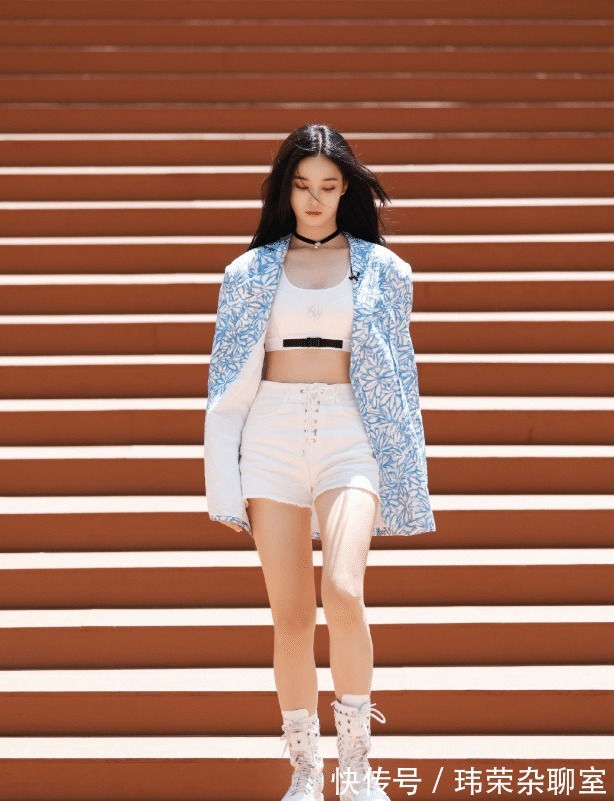 lehu国际乐虎官网感温变色粉：女王节看看这款运用感温变色微胶囊技术的变色T恤